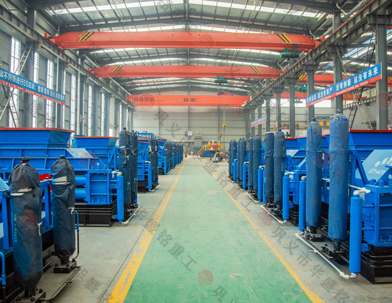 礦石輕松破碎,大幅提高生產(chǎn)效率——對(duì)輥式破碎機(jī)